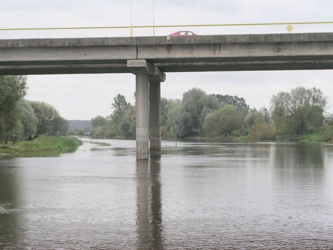 Maakond: Tartumaa Veekogu nimi: Emajõgi Pildistamise aeg: 16. september 2003 Pildistaja: H. Timm Pildistamise koht: teadmata Asimuut: