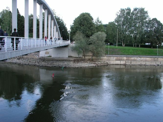 Maakond: Tartumaa Veekogu nimi: Emajõgi Pildistamise aeg: 11. september 2006 Pildistaja: H. Timm Pildistamise koht: Tartu Asimuut: