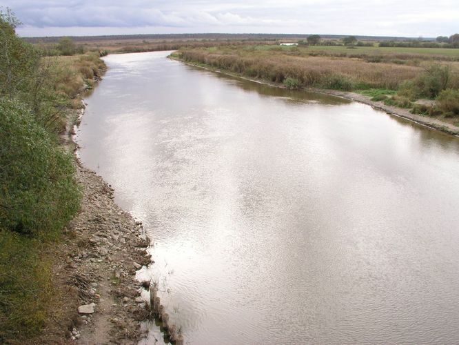 Maakond: Tartumaa Veekogu nimi: Emajõgi Pildistamise aeg: 16. oktoober 2006 Pildistaja: H. Timm Pildistamise koht: Kärevere vanalt sillalt Asimuut: