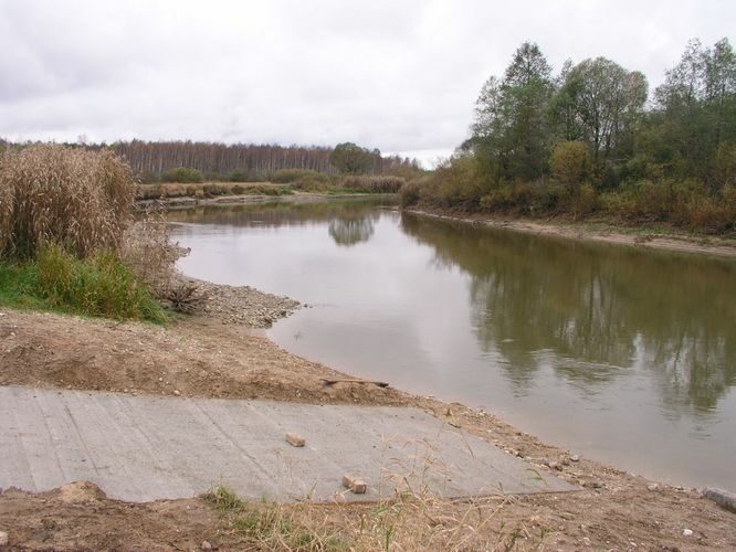 Maakond: Tartumaa Veekogu nimi: Emajõgi Pildistamise aeg: 16. oktoober 2006 Pildistaja: H. Timm Pildistamise koht: Reku Asimuut: