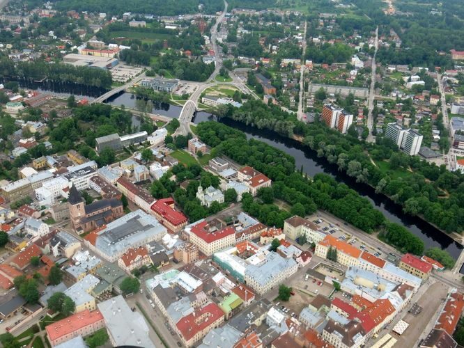 Maakond: Tartumaa Veekogu nimi: Emajõgi Pildistamise aeg: 29. mai 2013 Pildistaja: H. Timm Pildistamise koht: aerofoto Asimuut: