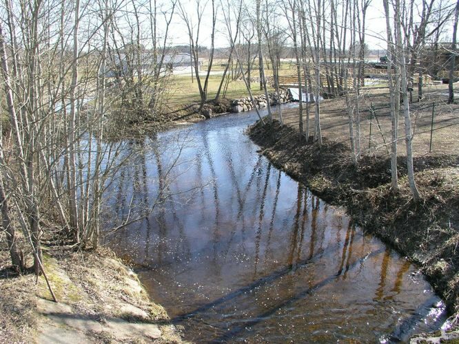 Maakond: Valgamaa Veekogu nimi: Jõku jõgi Pildistamise aeg: 14. aprill 2007 Pildistaja: H. Timm Pildistamise koht: Kalme sillalt Asimuut: