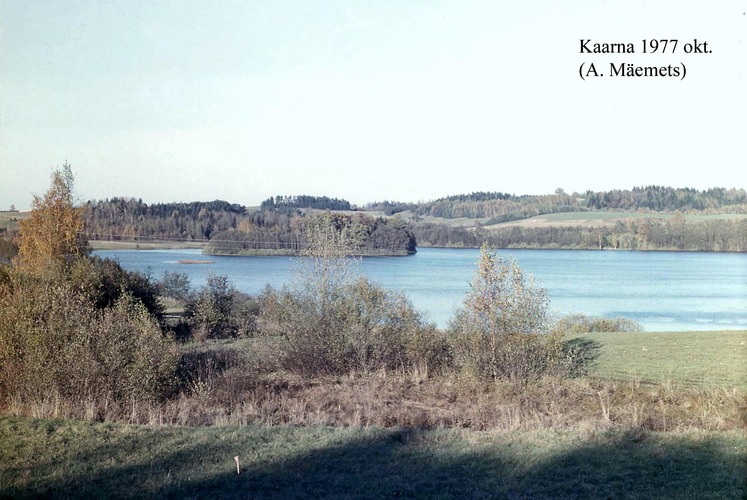 Maakond: Valgamaa Veekogu nimi: Kaarna järv Pildistamise aeg: oktoober 1977 Pildistaja: A. Mäemets Pildistamise koht: teadmata Asimuut: