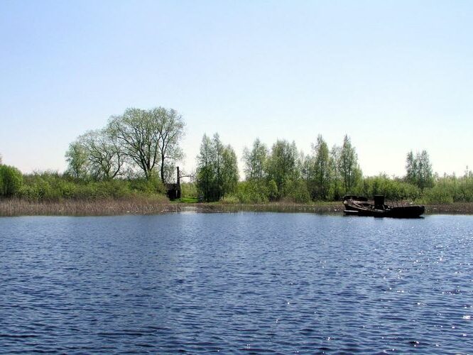 Maakond: Tartumaa Veekogu nimi: Kalli järv Pildistamise aeg: 23. mai 2005 Pildistaja: H. Timm Pildistamise koht: teadmata Asimuut: