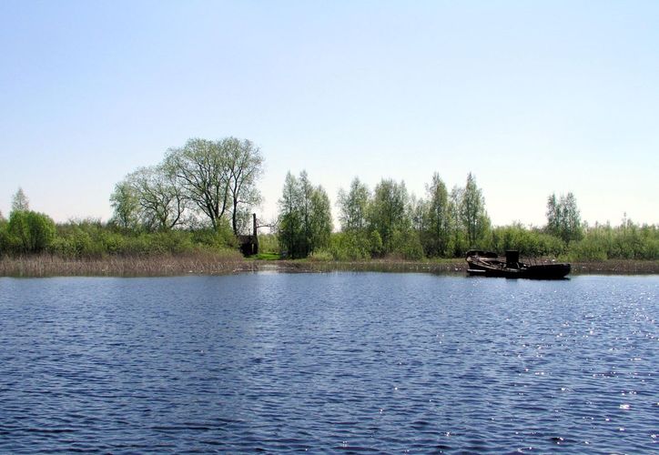 Maakond: Tartumaa Veekogu nimi: Kalli järv Pildistamise aeg: 23. mai 2005 Pildistaja: H. Timm Pildistamise koht: teadmata Asimuut: