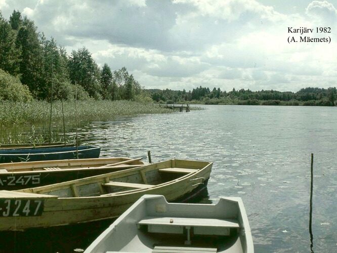 Maakond: Tartumaa Veekogu nimi: Karijärv Pildistamise aeg: 1982 Pildistaja: A. Mäemets Pildistamise koht: teadmata Asimuut: