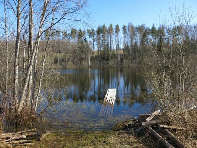 Maakond: Valgamaa Veekogu nimi: Kirgjärv Pildistamise aeg: 2. mai 2013 Pildistaja: H. Timm Pildistamise koht: teadmata Asimuut: