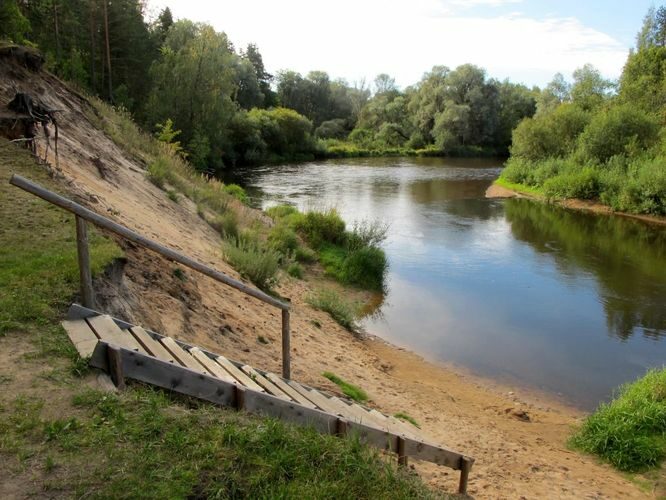 Maakond: Valgamaa Veekogu nimi: Koiva jõgi Pildistamise aeg: 10. september 2012 Pildistaja: H. Timm Pildistamise koht: Kõrgeperve Asimuut: