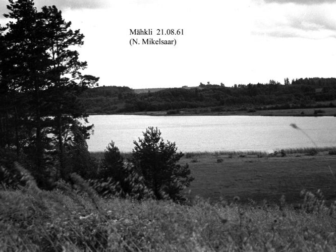 Maakond: Valgamaa Veekogu nimi: Mähkli järv Pildistamise aeg: 21. august 1961 Pildistaja: N. Mikelsaar Pildistamise koht: teadmata Asimuut: