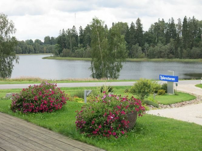 Maakond: Tartumaa Veekogu nimi: Pangodi järv Pildistamise aeg: 29. august 2014 Pildistaja: H. Timm Pildistamise koht: kalarestorani akanast Asimuut: