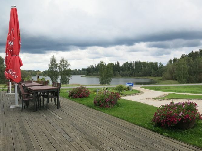 Maakond: Tartumaa Veekogu nimi: Pangodi järv Pildistamise aeg: 29. august 2014 Pildistaja: H. Timm Pildistamise koht: kalarestorani akanast Asimuut: