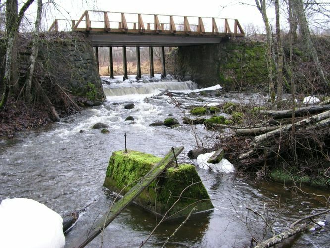 Maakond: Tartumaa Veekogu nimi: Rõngu jõgi Pildistamise aeg: 7. jaanuar 2007 Pildistaja: H. Timm Pildistamise koht: Lõve pais Asimuut: