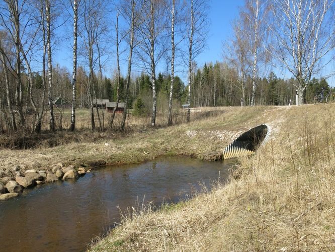 Maakond: Tartumaa Veekogu nimi: Rõngu jõgi Pildistamise aeg: 20. aprill 2014 Pildistaja: H. Timm Pildistamise koht: Kõrgemäe Asimuut: