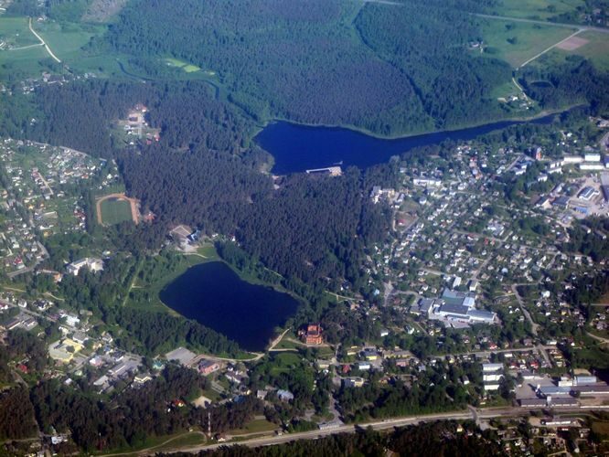 Maakond: Tartumaa Veekogu nimi: Verevi ja Arbi järved Pildistamise aeg: 5. juuni 2011 Pildistaja: H. Timm Pildistamise koht: aerofoto Asimuut: