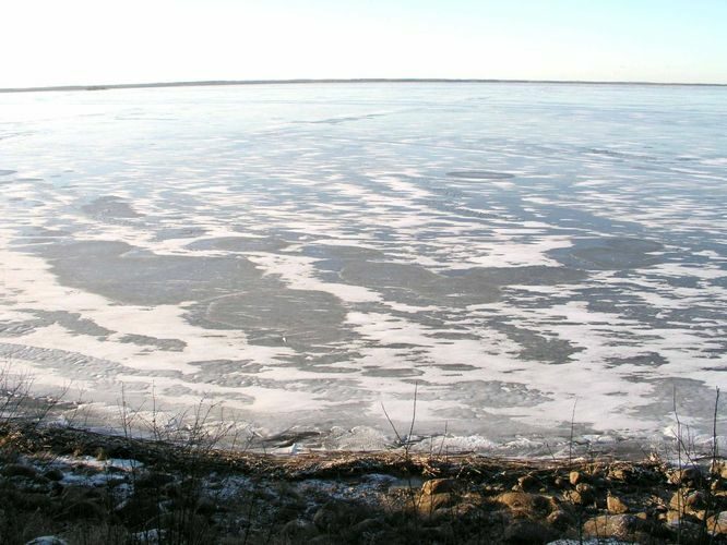 Maakond: Tartumaa Veekogu nimi: Võrtsjärv Pildistamise aeg: 2. jaanuar 2004 Pildistaja: H. Timm Pildistamise koht: teadmata Asimuut: