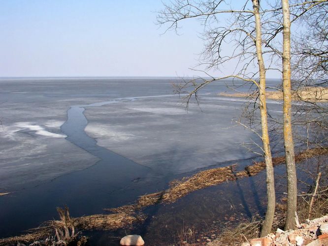 Maakond: Tartumaa Veekogu nimi: Võrtsjärv Pildistamise aeg: 10. aprill 2004 Pildistaja: H. Timm Pildistamise koht: limnoloogiakeskus Asimuut: