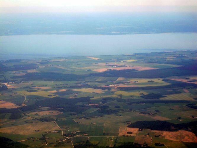 Maakond: Tartumaa Veekogu nimi: Võrtsjärv Pildistamise aeg: 5. juuni 2011 Pildistaja: H. Timm Pildistamise koht: aerofoto Asimuut: