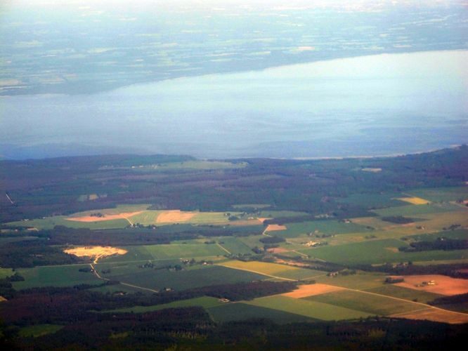 Maakond: Tartumaa Veekogu nimi: Võrtsjärv Pildistamise aeg: 5. juuni 2011 Pildistaja: H. Timm Pildistamise koht: aerofoto Asimuut: