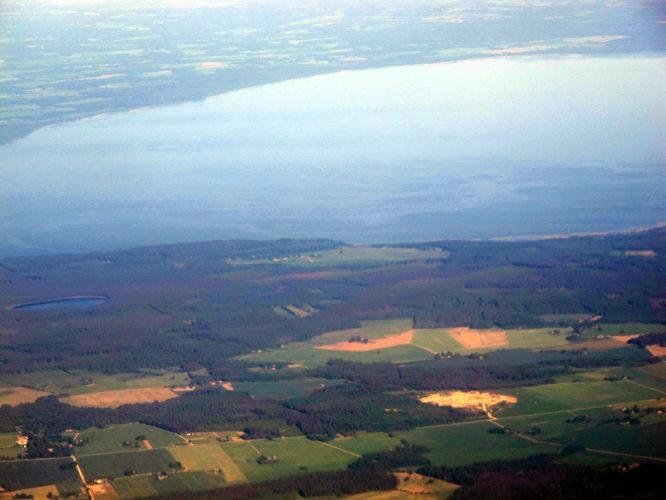 Maakond: Tartumaa Veekogu nimi: Võrtsjärv Pildistamise aeg: 5. juuni 2011 Pildistaja: H. Timm Pildistamise koht: aerofoto Asimuut: