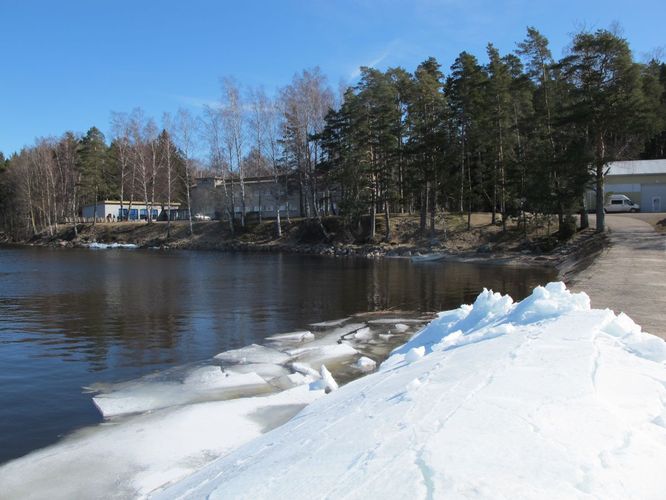 Maakond: Tartumaa Veekogu nimi: Võrtsjärv Pildistamise aeg: aprill 2012 Pildistaja: H. Timm Pildistamise koht: Limnoloogia Asimuut: