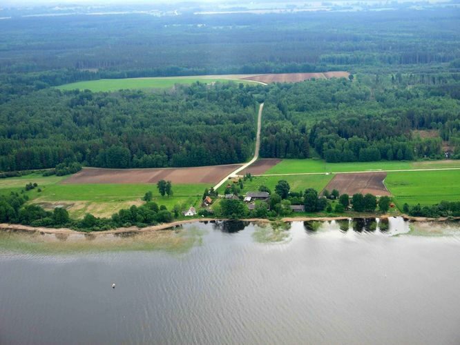 Maakond: Tartumaa Veekogu nimi: Võrtsjärv Pildistamise aeg: 29. mai 2013 Pildistaja: H. Timm Pildistamise koht: aerofoto Asimuut: