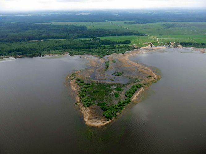 Maakond: Tartumaa Veekogu nimi: Võrtsjärv Pildistamise aeg: 29. mai 2013 Pildistaja: H. Timm Pildistamise koht: aerofoto Asimuut: