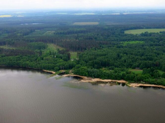 Maakond: Tartumaa Veekogu nimi: Võrtsjärv Pildistamise aeg: 29. mai 2013 Pildistaja: H. Timm Pildistamise koht: aerofoto Asimuut: