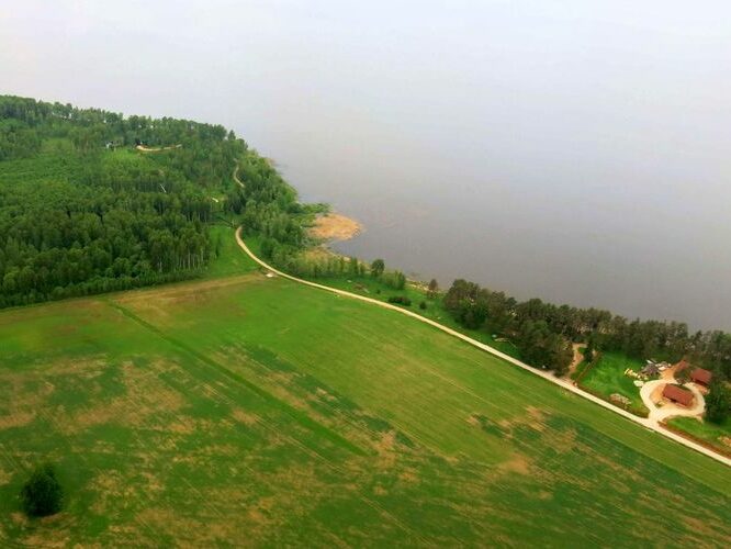 Maakond: Tartumaa Veekogu nimi: Võrtsjärv Pildistamise aeg: 29. mai 2013 Pildistaja: H. Timm Pildistamise koht: aerofoto Asimuut: