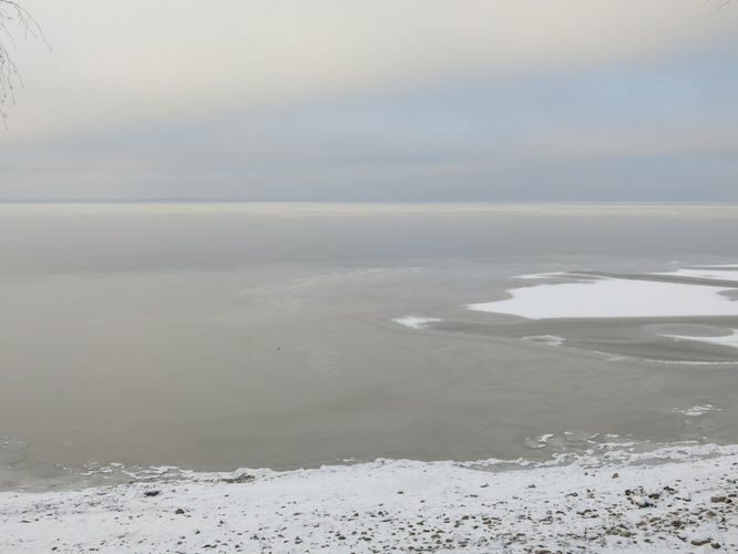 Maakond: Tartumaa Veekogu nimi: Võrtsjärv Pildistamise aeg: november 2014 Pildistaja: H. Timm Pildistamise koht: Limnoloogia Asimuut: