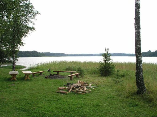 Maakond: Võrumaa Veekogu nimi: Ähijärv Pildistamise aeg: 22. august 2004 Pildistaja: H. Timm Pildistamise koht: teadmata Asimuut: