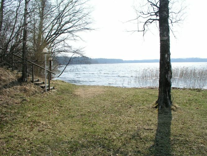 Maakond: Võrumaa Veekogu nimi: Ähijärv Pildistamise aeg: 3. mai 2006 Pildistaja: H. Timm Pildistamise koht: teadmata Asimuut: