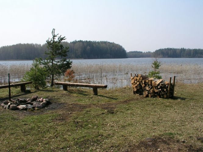 Maakond: Võrumaa Veekogu nimi: Ähijärv Pildistamise aeg: 3. mai 2006 Pildistaja: H. Timm Pildistamise koht: teadmata Asimuut: