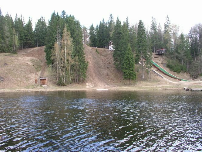 Maakond: Võrumaa Veekogu nimi: Andsu Perajärv Pildistamise aeg: 7. mai 2003 Pildistaja: H. Timm Pildistamise koht: teadmata Asimuut: