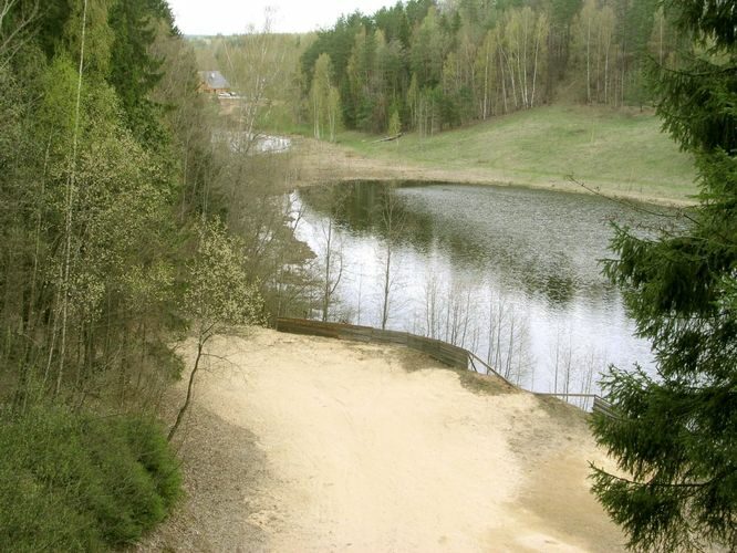 Maakond: Võrumaa Veekogu nimi: Andsu Perajärv Pildistamise aeg: 7. mai 2003 Pildistaja: H. Timm Pildistamise koht: teadmata Asimuut: