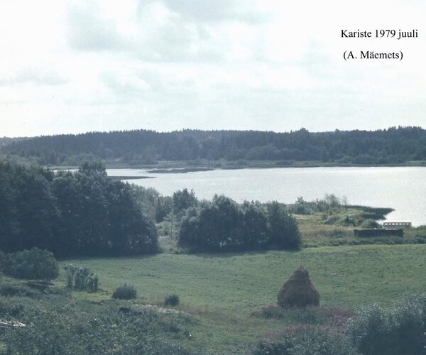 Maakond: Viljandimaa Veekogu nimi: Kariste järv Pildistamise aeg: juuli 1979 Pildistaja: A. Mäemets Pildistamise koht: teadmata Asimuut: