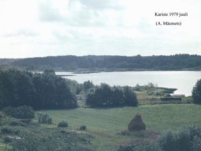 Maakond: Viljandimaa Veekogu nimi: Kariste järv Pildistamise aeg: juuli 1979 Pildistaja: A. Mäemets Pildistamise koht: teadmata Asimuut: