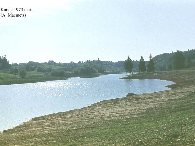 Maakond: Viljandimaa Veekogu nimi: Karksi paisjärv Pildistamise aeg: mai 1973 Pildistaja: A. Mäemets Pildistamise koht: teadmata Asimuut: