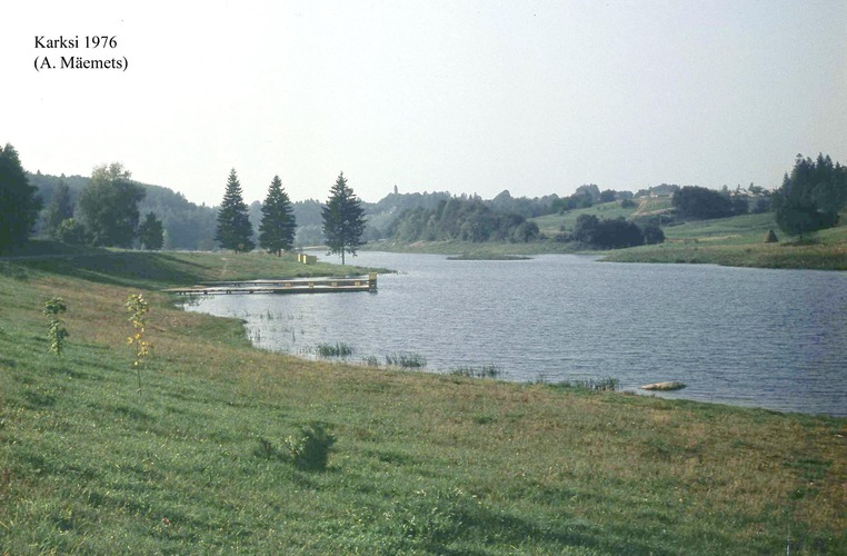 Maakond: Viljandimaa Veekogu nimi: Karksi paisjärv Pildistamise aeg: 1976 Pildistaja: A. Mäemets Pildistamise koht: teadmata Asimuut: