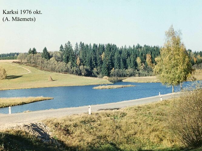 Maakond: Viljandimaa Veekogu nimi: Karksi paisjärv Pildistamise aeg: oktoober 1976 Pildistaja: A. Mäemets Pildistamise koht: teadmata Asimuut: