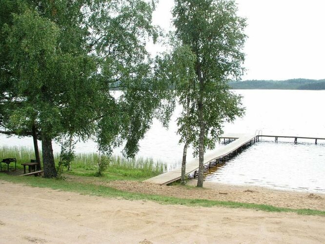 Maakond: Võrumaa Veekogu nimi: Kirikumäe järv Pildistamise aeg: 22. august 2004 Pildistaja: H. Timm Pildistamise koht: teadmata Asimuut: