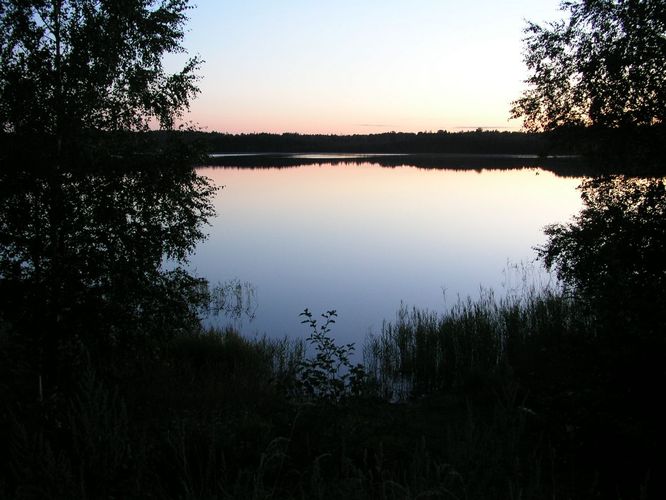 Maakond: Võrumaa Veekogu nimi: Kirikumäe järv Pildistamise aeg: august 2009 Pildistaja: H. Timm Pildistamise koht: teadmata Asimuut: