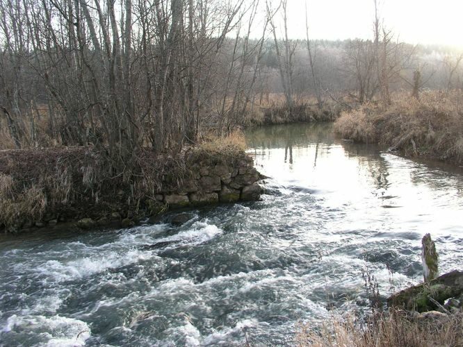 Maakond: Võrumaa Veekogu nimi: Piusa jõgi Pildistamise aeg: 23. november 2005 Pildistaja: H. Timm Pildistamise koht: Saarõ veski Asimuut: