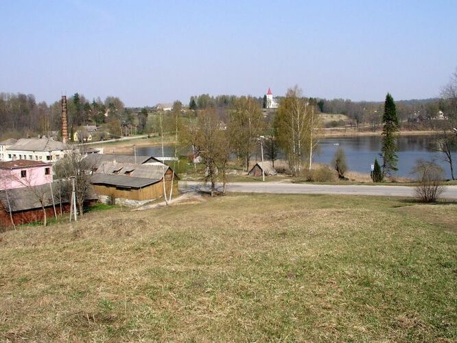 Maakond: Võrumaa Veekogu nimi: Rõuge Suurjärv Pildistamise aeg: 4. mai 2006 Pildistaja: H. Timm Pildistamise koht: teadmata Asimuut: