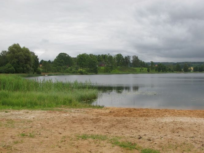 Maakond: Võrumaa Veekogu nimi: Rõuge Suurjärv Pildistamise aeg: 2. juuli 2012 Pildistaja: H. Timm Pildistamise koht: teadmata Asimuut: