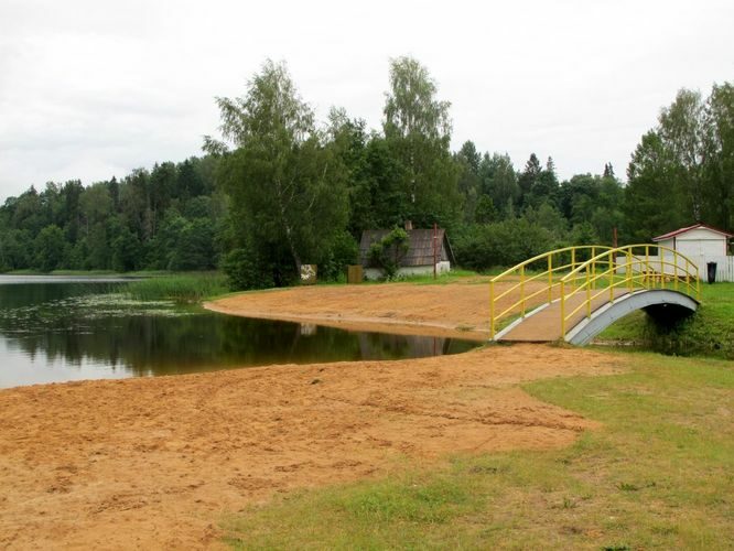 Maakond: Võrumaa Veekogu nimi: Rõuge Suurjärv Pildistamise aeg: 2. juuli 2012 Pildistaja: H. Timm Pildistamise koht: teadmata Asimuut: