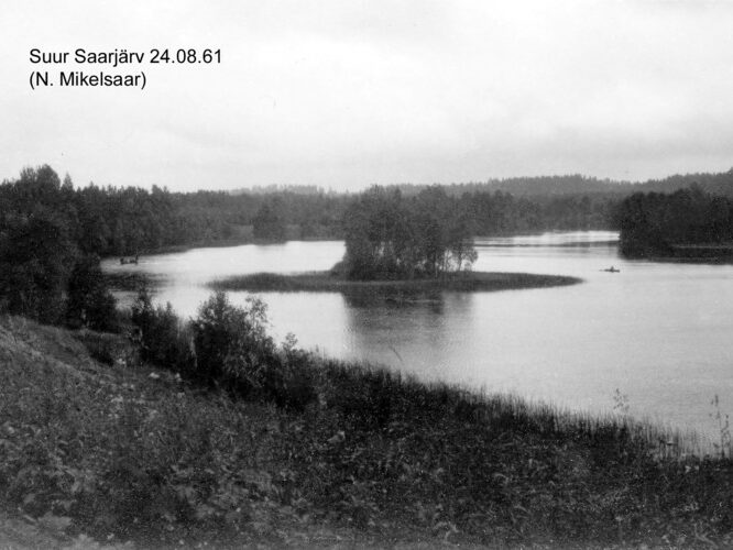 Maakond: Võrumaa Veekogu nimi: Suur Saarjärv Pildistamise aeg: 24. august 1961 Pildistaja: N. Mikelsaar Pildistamise koht: teadmata Asimuut: