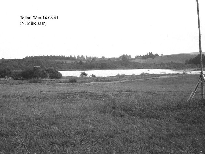 Maakond: Valgamaa Veekogu nimi: Tollari järv Pildistamise aeg: 16. august 1961 Pildistaja: N. Mikelsaar Pildistamise koht: W kaldalt Asimuut: