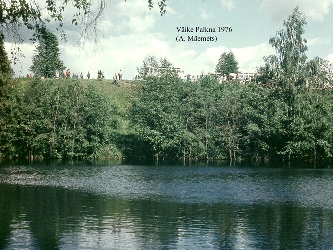 Maakond: Võrumaa Veekogu nimi: Väike Palkna järv Pildistamise aeg: 1976 Pildistaja: A. Mäemets Pildistamise koht: NW kaldalt Asimuut: E