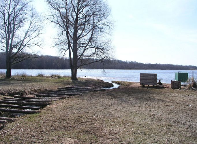 Maakond: Viljandimaa Veekogu nimi: Valuoja ja Viljandi järv Pildistamise aeg: 25. aprill 2009 Pildistaja: H. Timm Pildistamise koht: teadmata Asimuut: