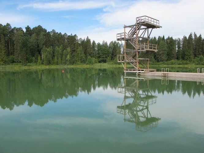 Maakond: Valgamaa Veekogu nimi: Vanamõisa järv Pildistamise aeg: 25. juuli 2012 Pildistaja: H. Timm Pildistamise koht: Tõrva Asimuut: